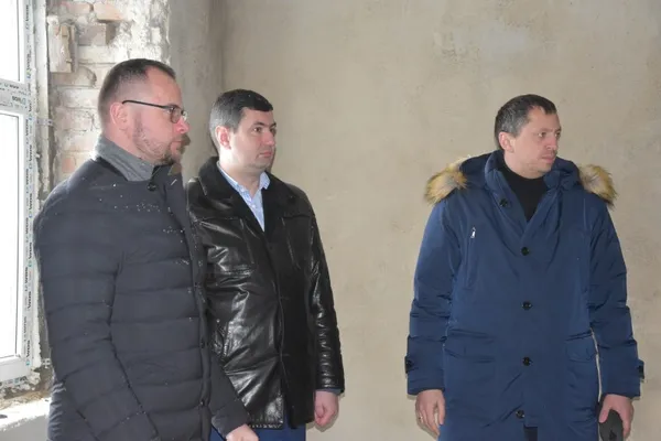 Показали, як ремонтують амбулаторію на Вересневому (фото)