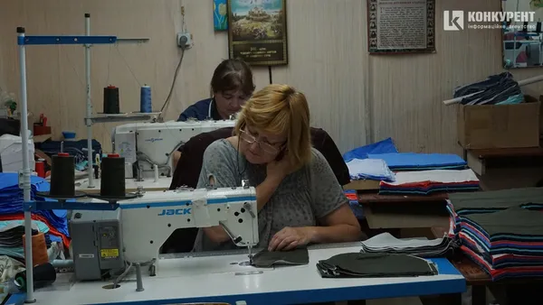 Від зайчиків до італійських шортів: як на Волині 20 років шиють одяг (фото)