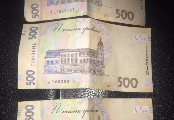 Хотіли відкупитися: двоє волинян пропонували гроші поліцейським (фото)