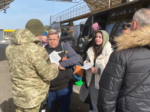 Через «Ягодин» повернули понад 60 українців, які «застрягли» у Польщі (фото)