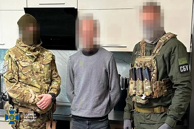 «Заробляли» на будівництві казарм: СБУ викрила посадовців Міноборони (фото)