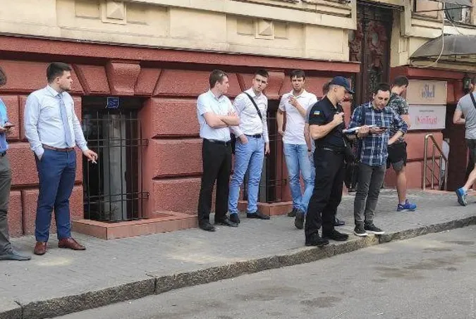 В Одесі підпалили автівку екскандидата в губернатори (відео)