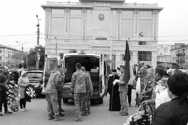 У Луцьку попрощалися із загиблим захисником Андрієм Головачовим (фото)