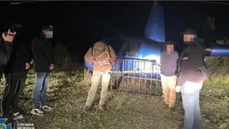 Переправляли цигарки гелікоптером: на Волині СБУ затримала групу злочинців