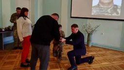 «Комбатантський хрест» і «Хрест доблесті»: родинам Героїв із Волині вручили посмертні нагороди (фото)