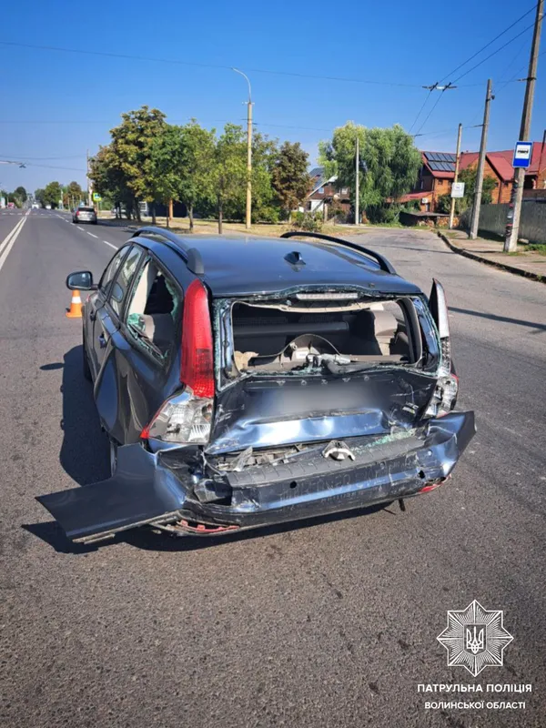 Хотів втекти з місця ДТП: у Луцьку п'яний на Renault влупився у Volvo