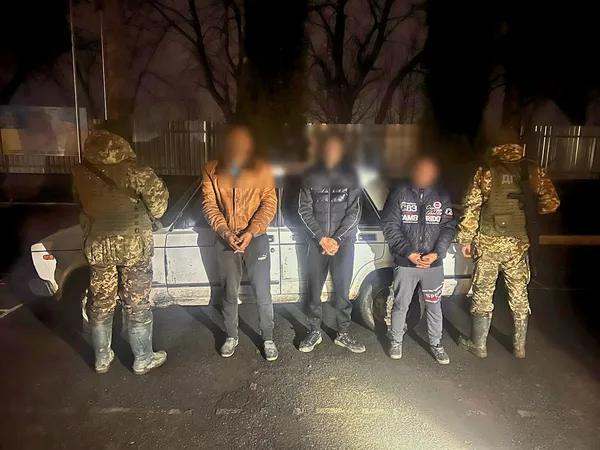 Поблизу кордону зі Словаччиною зловили 16 втікачів за добу (фото, відео)