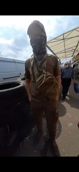 На Старому ринку муніципалам погрожували гранатою (фото, відео)