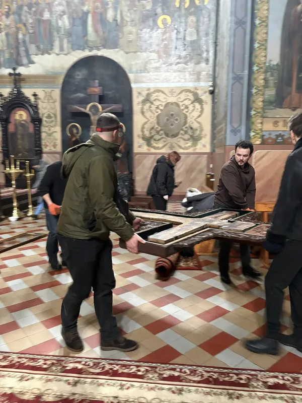 На Волині врятували унікальне «Розп’яття» від плісняви та руйнування (фото, відео)