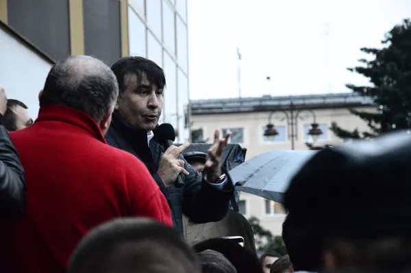 Як Саакашвілі мокнув та «поливав» брудом Порошенка у Луцьку (фото)