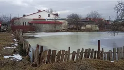 Затопило й заморозило: городи волинян перетворилися на ковзанки (фото)