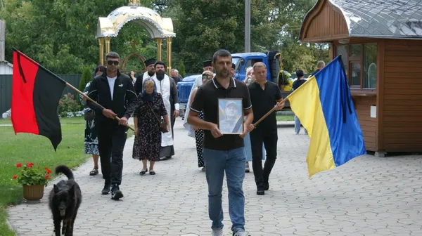 Майже два роки вважали зниклим: на Волині поховали захисника Андрія Білана (фото)