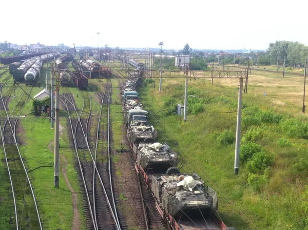 У Ковель завезли танки для навчань (фотофакт)