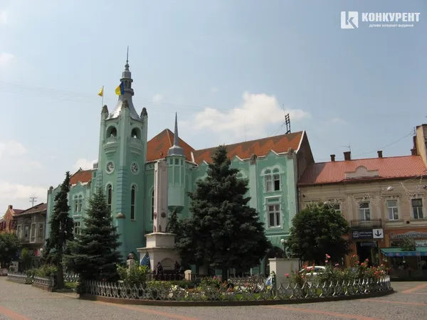 На фото: міська ратуша