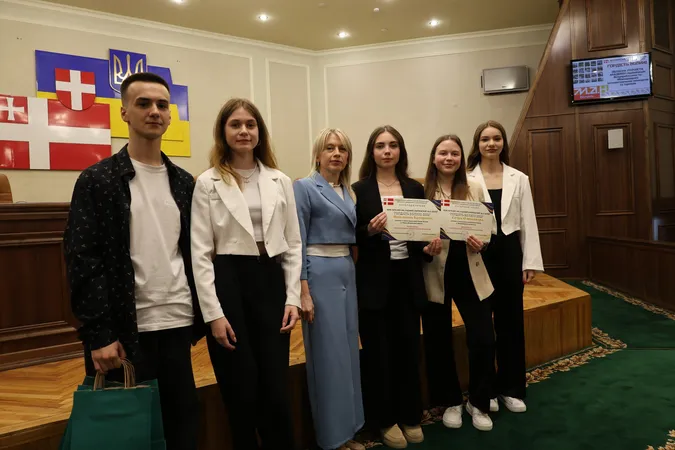 Гордість Волині: у Луцьку відзначили юних інтелектуалів та їхніх наставників (фото)
