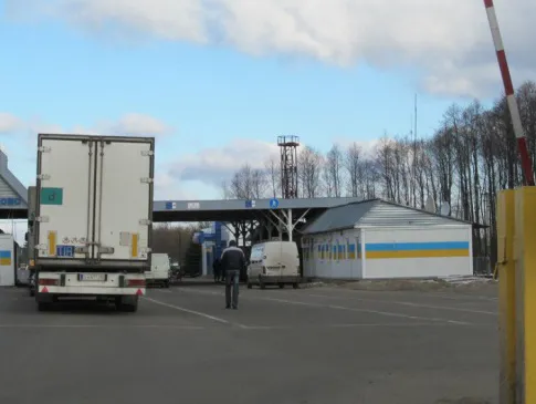 Стрільба та пальці під колесами: на Волині постраждав прикордонник