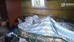 У Торчинській громаді поселили неходячого у будинок без вікон і дверей та покинули(фото)