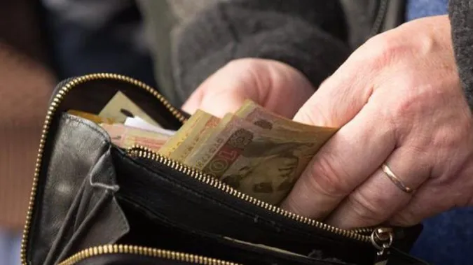 Машини, меблі, страхування: де на Волині можна заробити найбільше