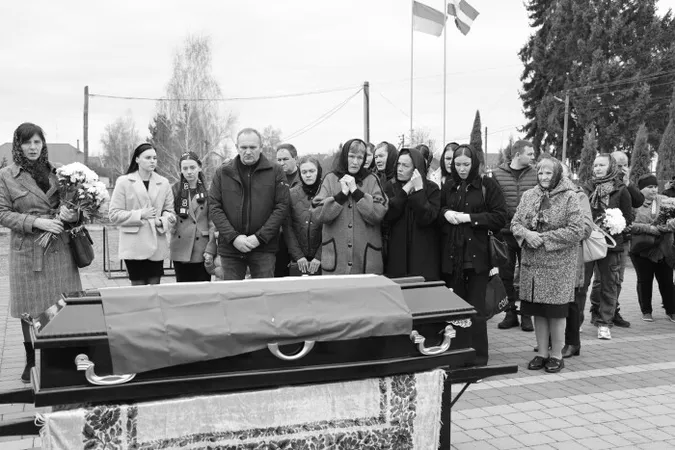 У Луцькому районі попрощалися із загиблим воїном Святославом Каразією (фото)