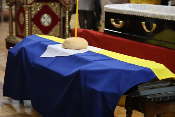 У Луцьку провели в останню дорогу полеглого нацгвардійця Анатолія Кравчука (фото)