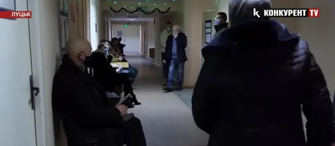 COVID-19 знову лютує: чи повернуть масковий режим в Луцьку (відео)