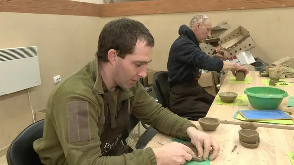 Терапія для військових: під Луцьком проводять гончарні майстер-класи (фото, відео)