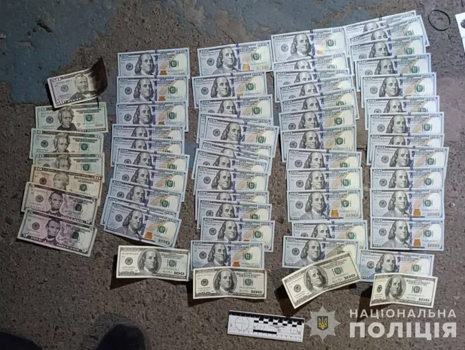 На Волині 17-річна дівчина з двома спільниками пограбували чоловіка (фото)