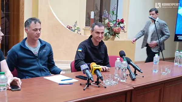 Кишки, щипці і камера: що у Луцьку робив глава МОЗу Ляшко (фото)