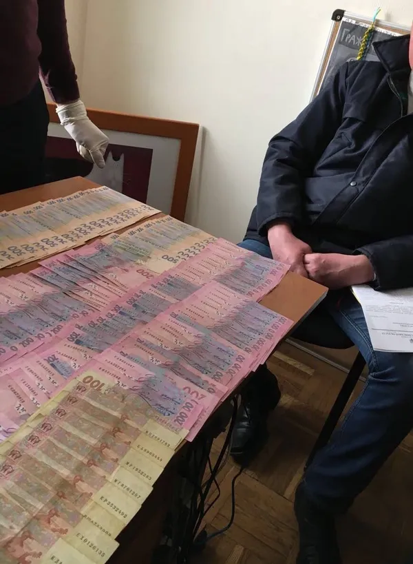 На Волині сільський голова «погорів» на хабарі (фото)