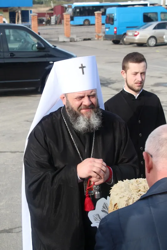 У Луцькій цвинтарній церкві освятили нові розписи (фото)