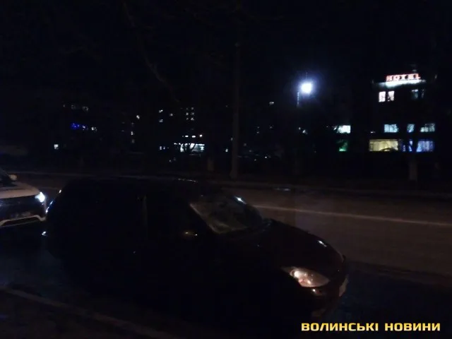 П'яним перебігав дорогу в невстановленому місці: в Луцьку збили чоловіка