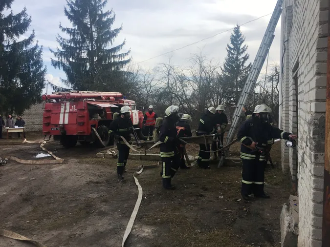 «Пожежа» у локачинській гімназії: рятували вчителя (фото)
