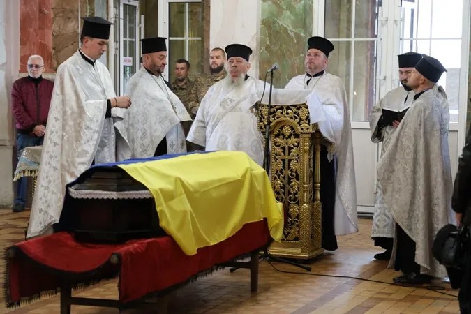 У Луцьку попрощались із Героєм Михайлом Слутяком (фото)