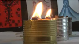 На Волині молодь виготовляє окопні свічки для військових (відео)