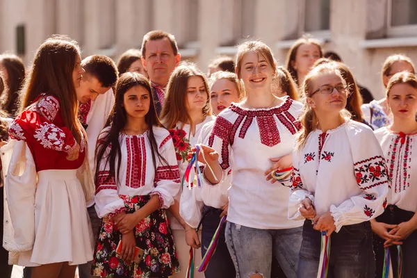 У Луцькому педколеджі відсвяткували День вишиванки (фото)
