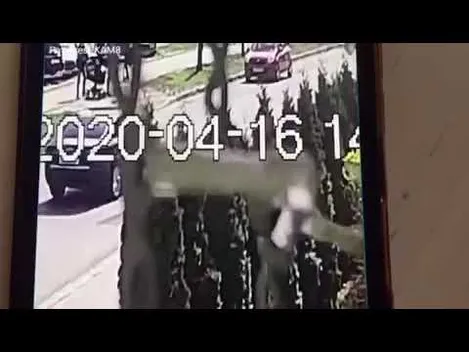 У Луцьку авто збило пішохода з коляскою: постражав і він, і немовля (оновлено, вдіео)