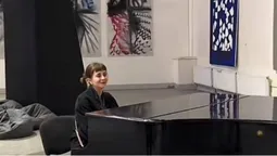 До Луцька завітала «амбасадорка степів та морів Херсонщини» Artistka Chuprynenko (відео)
