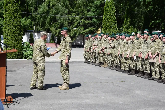 На Волині звільнили у запас прикордонників-строковиків (фото)