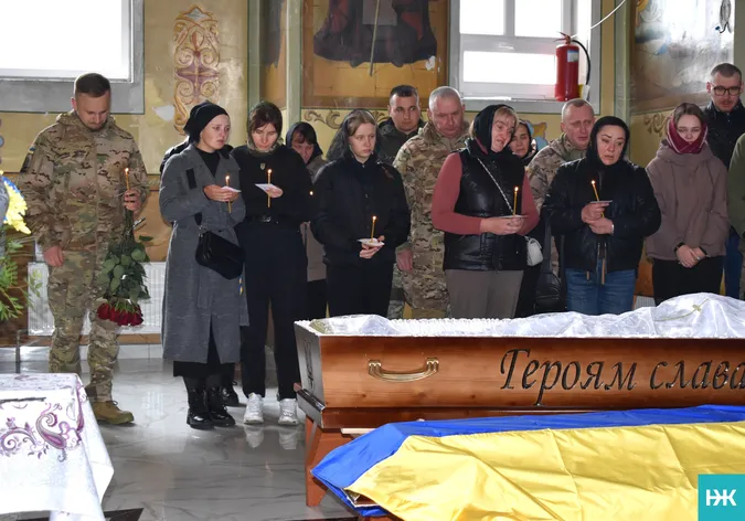 Повернувся не на весілля, а на свій похорон: на Волині попрощалися з капітаном волинської «сотки»