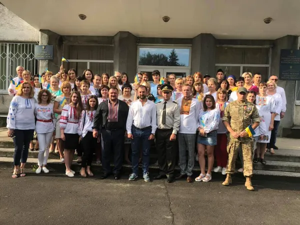 Facebook у синьо-жовтих стягах: волиняни вітають з Днем Державного Прапора (фото)