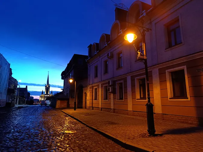 Фантастичний захід сонця після дощу в Луцьку (фото)