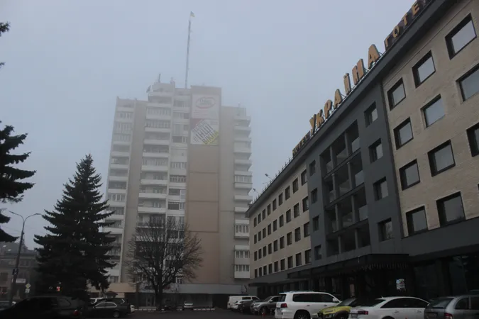 Напередодні Нового року Луцьк огорнув туман (фото)