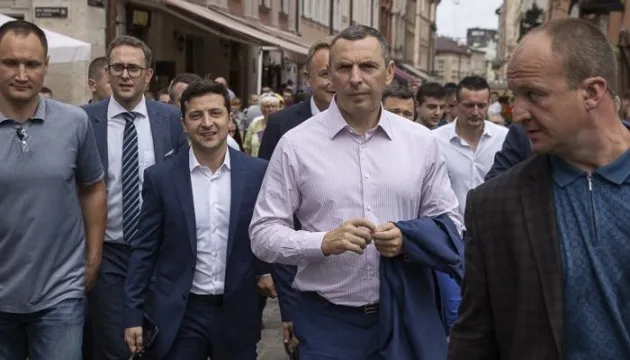 Зеленський звільнив Шефіра з посади першого помічника президента