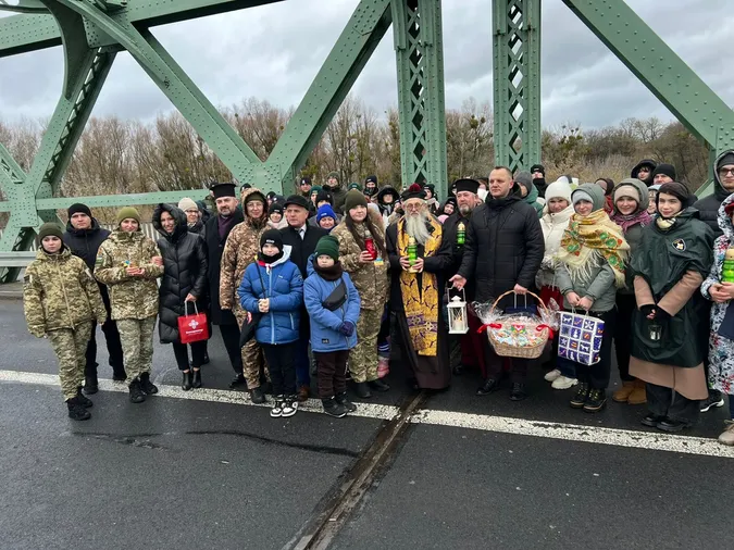 В «Устилузі» зустріли Вифлеємський вогонь (фото)