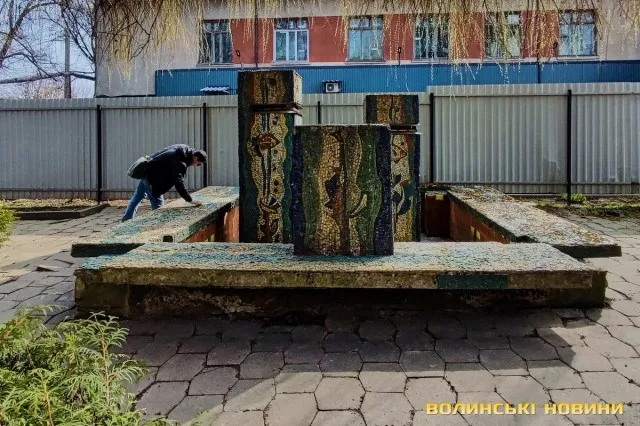 Прогулюючись Луцьком: показали найцікавіші мозаїки міста (фото)