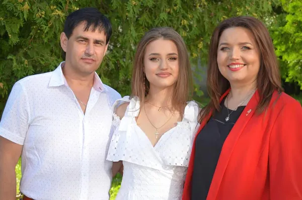 Старі фотографії, привітання та жарти: як волинський фейсбук вітає з Днем знань