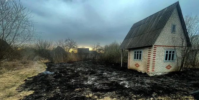 На Волині палії ледь не знищили дачний будинок (фото)
