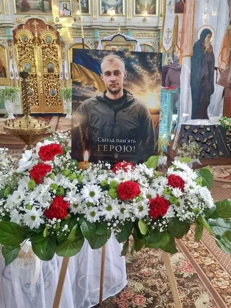 У рідному селі на Волині попрощалися з загиблим на Донеччині воїном Петром Олендром