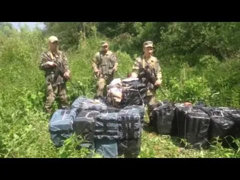На Волині до контрабанди сигарет залучили неповнолітнього (відео)