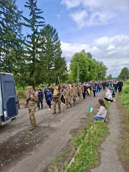 У рідному селі на Волині попрощалися з загиблим на Донеччині воїном Петром Олендром